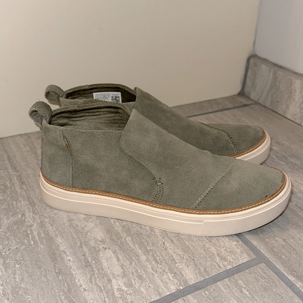 Toms Paxton Womens Size 8 Shoes Vetiver Gray Suede Pull On Casual Sneaker